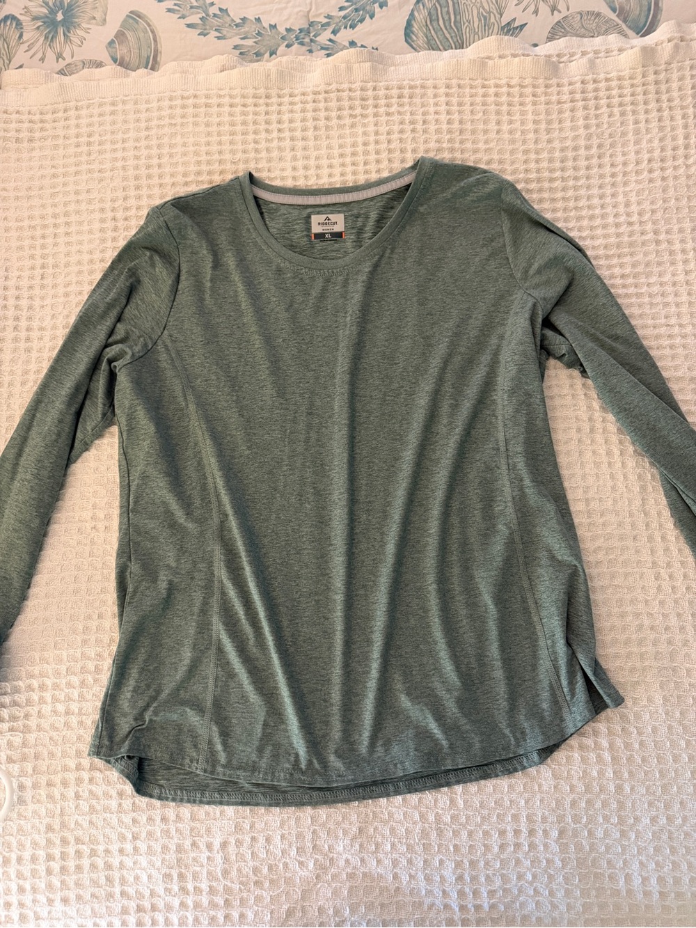 Women’s  Long-Sleeve Crewneck Top - Sage Green